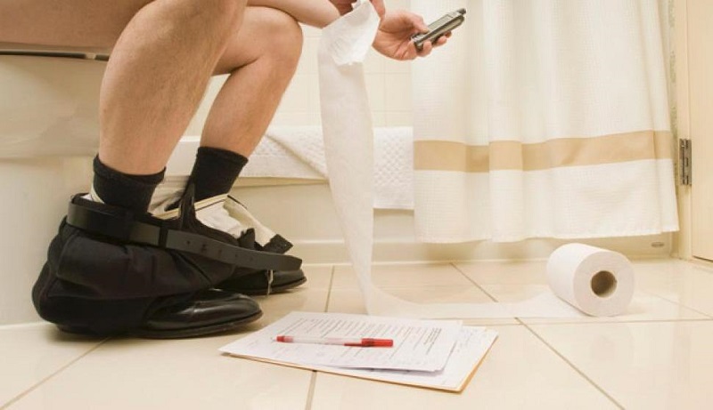 Toilet Texting is Definitive Proof that We Are Hyper Connected